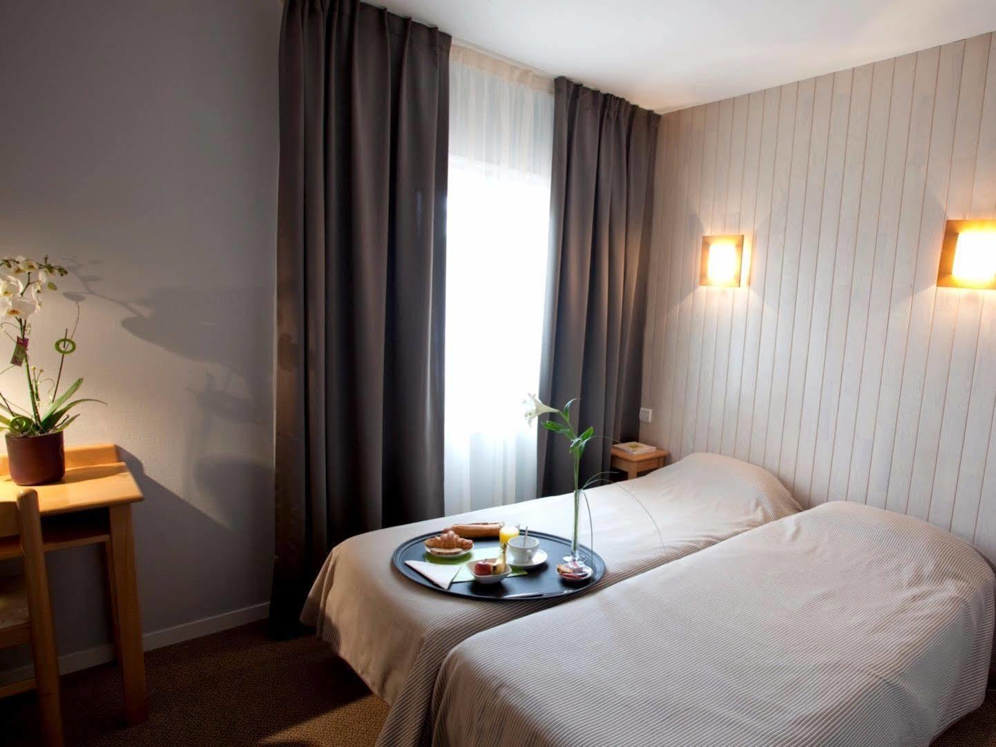 Logis Hotel Le Relais Biscarrosse Exterior photo